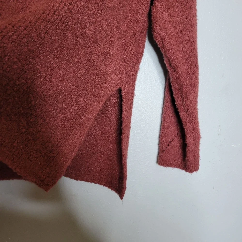 Urban‎ Outfitters V-Neck Sweater Oversized Side Slit Small Burgundy Knit Top